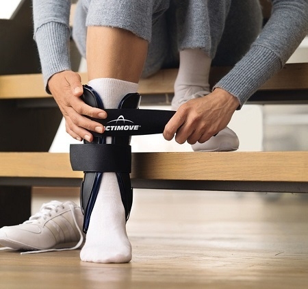 Actimove TaloCast AirGel Functional Ankle Brace Standard Right 				   	 