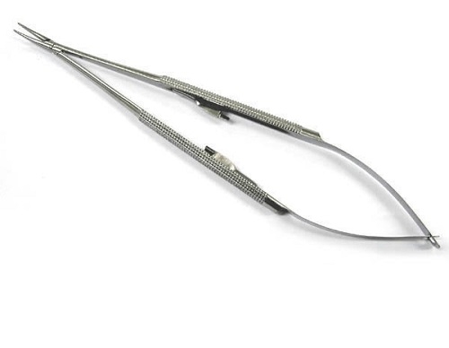 CASTROVIEJO Micro Needle Holder With Catch Curved 9 cm