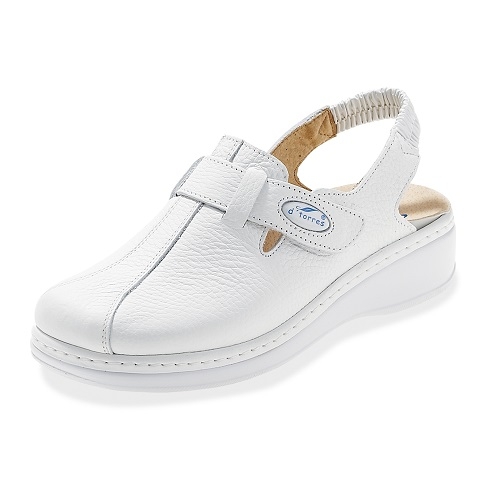 Nursing Shoes in White Leather with Heel Strap in Size 35